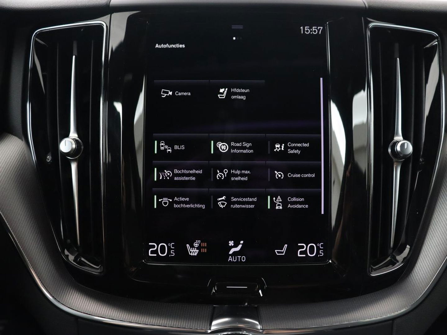 Volvo XC60 2.0 Recharge T6 AWD R-Design | Panoramadak | Stoel & stuurverwarming | Adaptive cruise | Camera | BLIS | Carplay | Half leder | Navigatie | 21'' lichtmetalen velgen | PHEV | Plug In