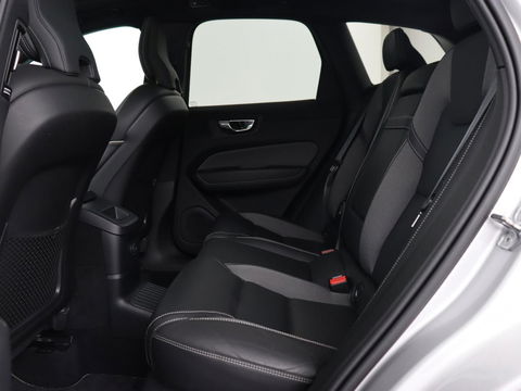 Volvo XC60 2.0 Recharge T6 AWD R-Design | Panoramadak | Stoel & stuurverwarming | Adaptive cruise | Camera | BLIS | Carplay | Half leder | Navigatie | 21'' lichtmetalen velgen | PHEV | Plug In