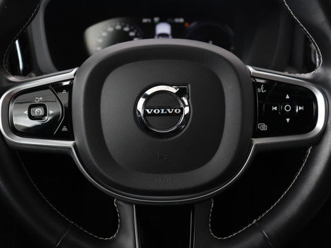 Volvo XC60 2.0 Recharge T6 AWD R-Design | Panoramadak | Stoel & stuurverwarming | Adaptive cruise | Camera | BLIS | Carplay | Half leder | Navigatie | 21'' lichtmetalen velgen | PHEV | Plug In