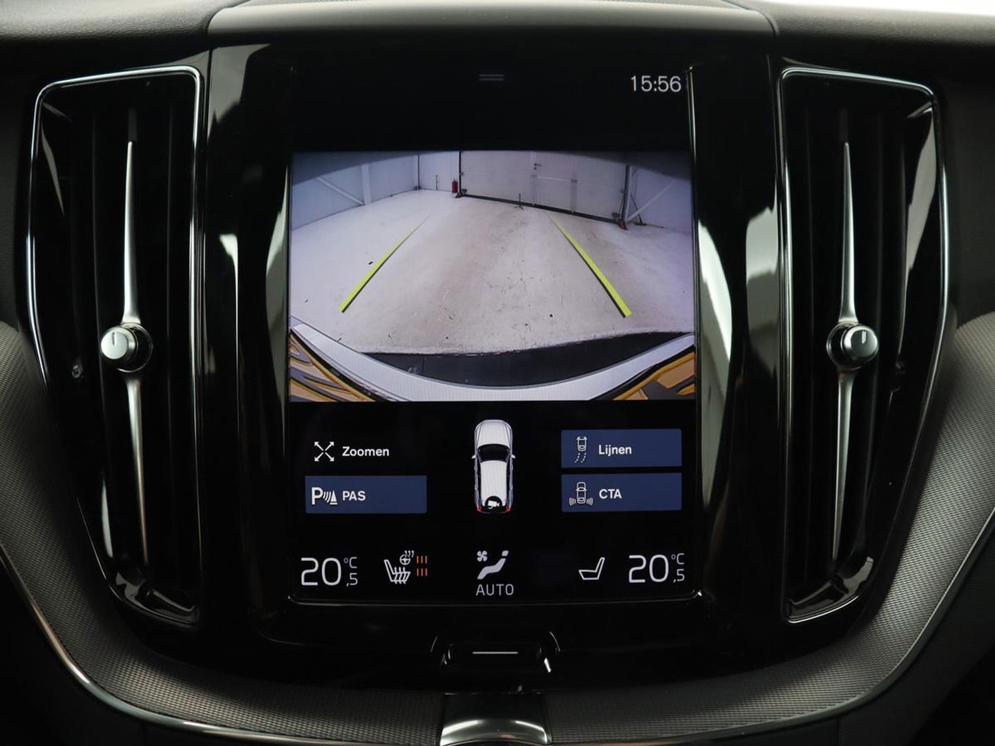 Volvo XC60 2.0 Recharge T6 AWD R-Design | Panoramadak | Stoel & stuurverwarming | Adaptive cruise | Camera | BLIS | Carplay | Half leder | Navigatie | 21'' lichtmetalen velgen | PHEV | Plug In
