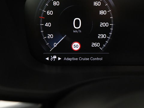Volvo XC60 2.0 Recharge T6 AWD R-Design | Panoramadak | Stoel & stuurverwarming | Adaptive cruise | Camera | BLIS | Carplay | Half leder | Navigatie | 21'' lichtmetalen velgen | PHEV | Plug In