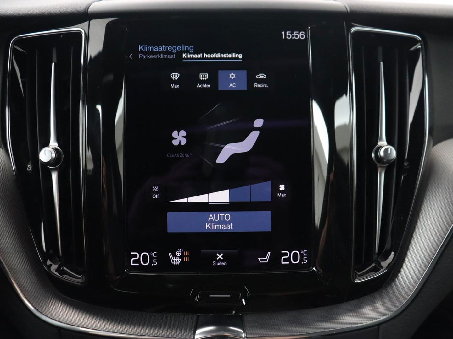 Volvo XC60 2.0 Recharge T6 AWD R-Design | Panoramadak | Stoel & stuurverwarming | Adaptive cruise | Camera | BLIS | Carplay | Half leder | Navigatie | 21'' lichtmetalen velgen | PHEV | Plug In
