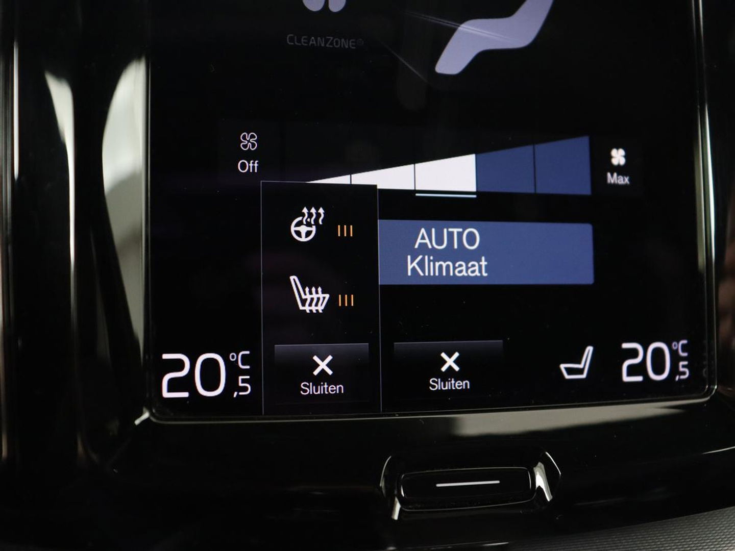 Volvo XC60 2.0 Recharge T6 AWD R-Design | Panoramadak | Stoel & stuurverwarming | Adaptive cruise | Camera | BLIS | Carplay | Half leder | Navigatie | 21'' lichtmetalen velgen | PHEV | Plug In