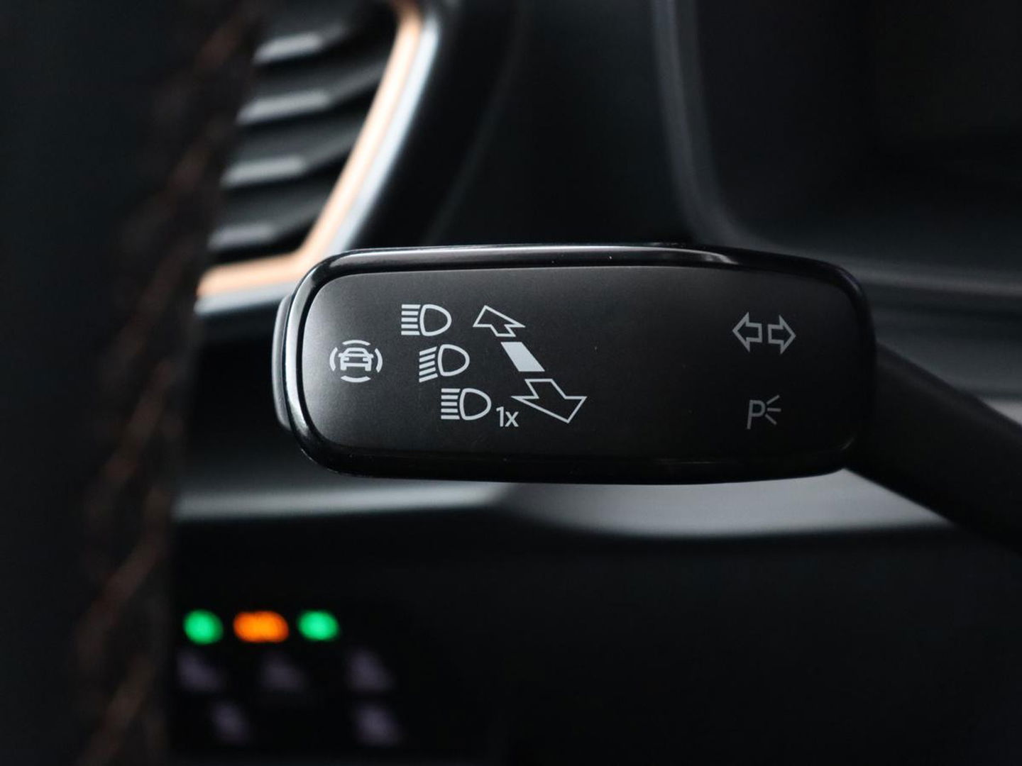 CUPRA Leon 1.4 e-Hybrid VZ | 245pk | Stoel & stuurverwarming | Carplay | Camera | Adaptive cruise | Keyless | Park Assist | Sfeerverlichting | Full LED | Navigatie | Sportstoelen | PHEV | Plug In