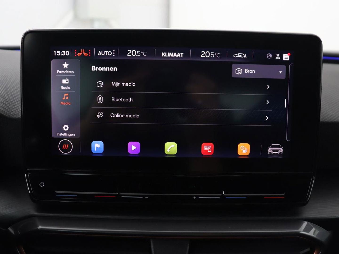 CUPRA Leon 1.4 e-Hybrid VZ | 245pk | Stoel & stuurverwarming | Carplay | Camera | Adaptive cruise | Keyless | Park Assist | Sfeerverlichting | Full LED | Navigatie | Sportstoelen | PHEV | Plug In