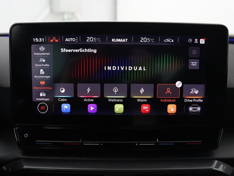 CUPRA Leon 1.4 e-Hybrid VZ | 245pk | Stoel & stuurverwarming | Carplay | Camera | Adaptive cruise | Keyless | Park Assist | Sfeerverlichting | Full LED | Navigatie | Sportstoelen | PHEV | Plug In
