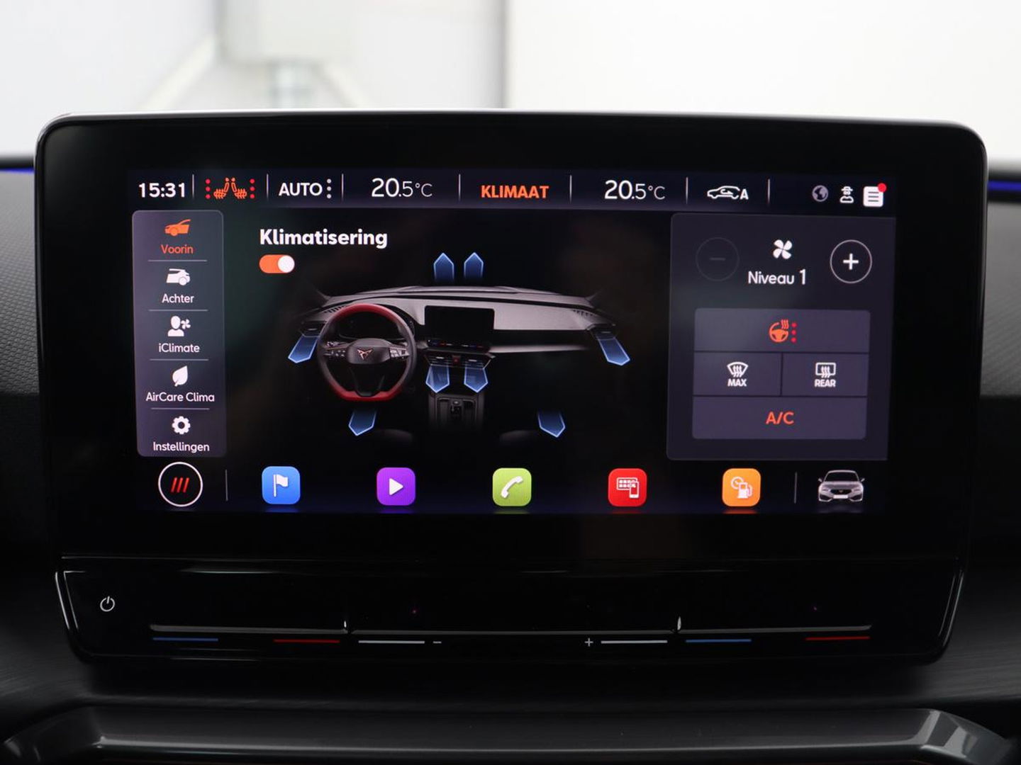 CUPRA Leon 1.4 e-Hybrid VZ | 245pk | Stoel & stuurverwarming | Carplay | Camera | Adaptive cruise | Keyless | Park Assist | Sfeerverlichting | Full LED | Navigatie | Sportstoelen | PHEV | Plug In
