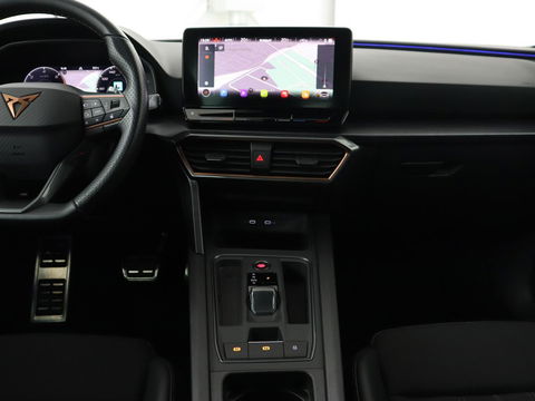 CUPRA Leon 1.4 e-Hybrid VZ | 245pk | Stoel & stuurverwarming | Carplay | Camera | Adaptive cruise | Keyless | Park Assist | Sfeerverlichting | Full LED | Navigatie | Sportstoelen | PHEV | Plug In