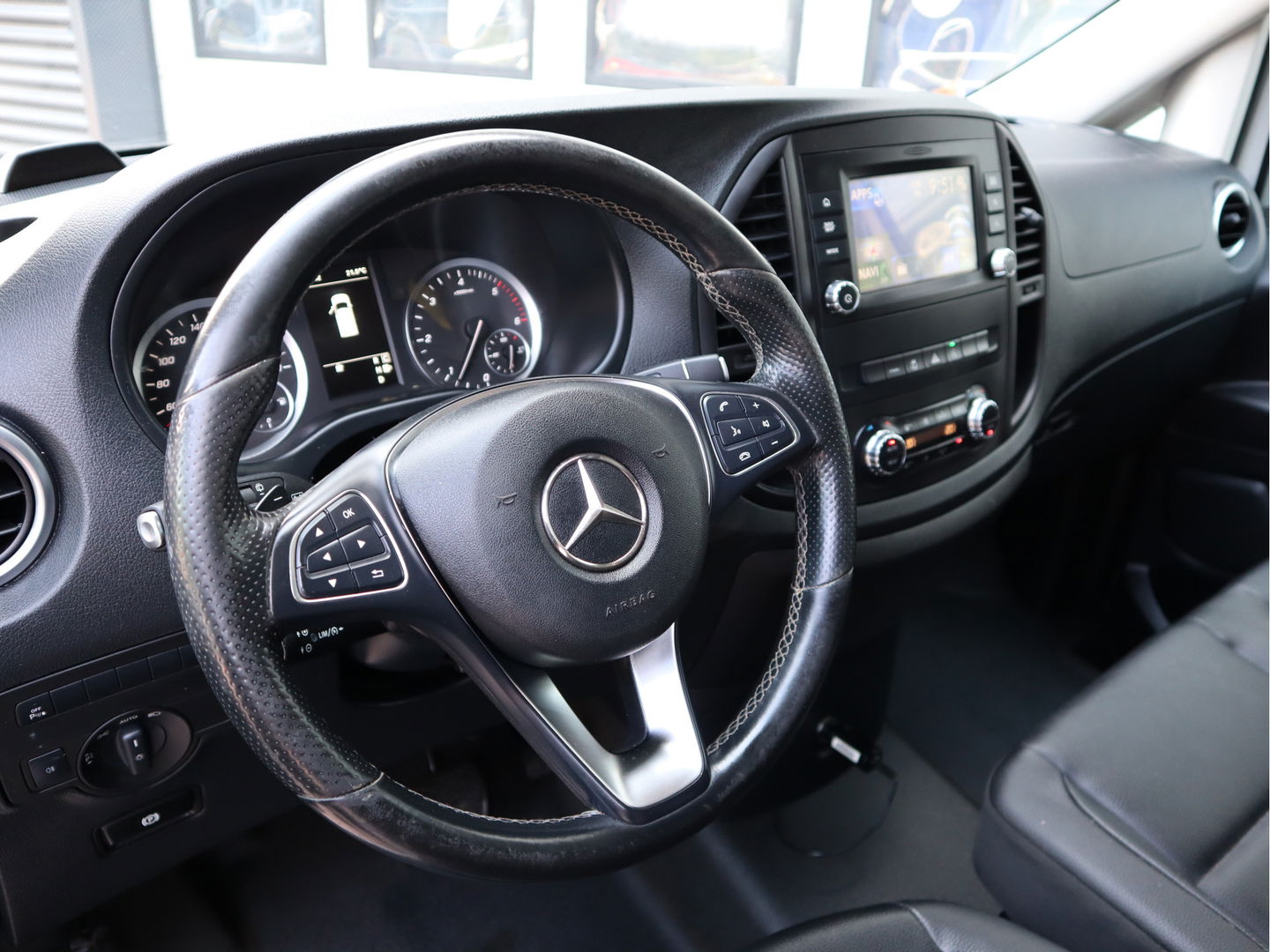 Mercedes-Benz Vito 114 CDI Automaat - L2 Lang - LED - Leder - LM