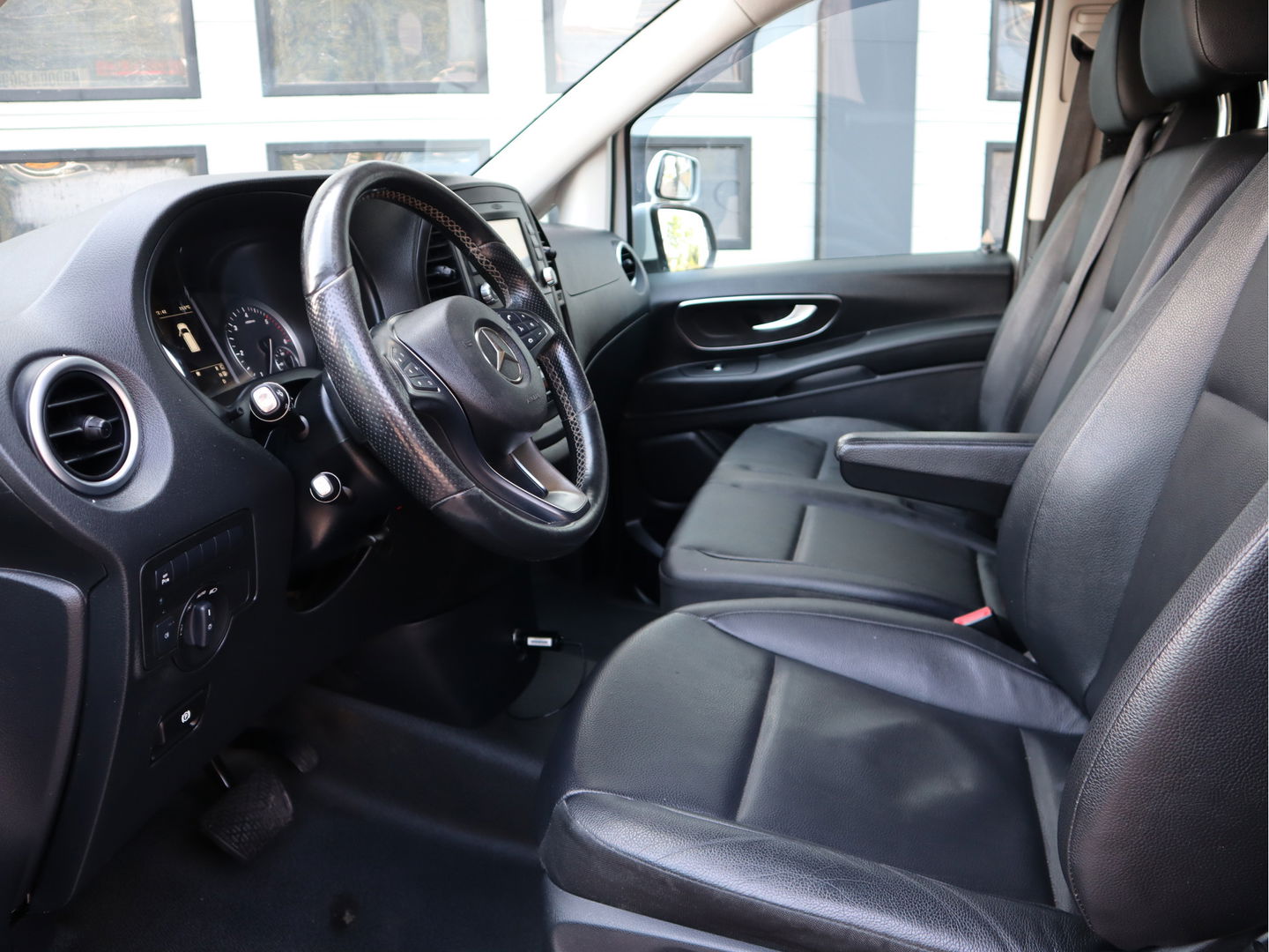 Mercedes-Benz Vito 114 CDI Automaat - L2 Lang - LED - Leder - LM