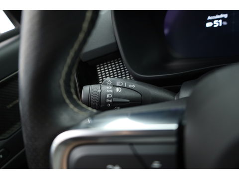 Volvo XC40 Recharge P8 AWD R-Design | Pano | 360cam | H&K | Elek. Trekhaak | 20'' | Adapt. Cruise | Elek. Stoelen