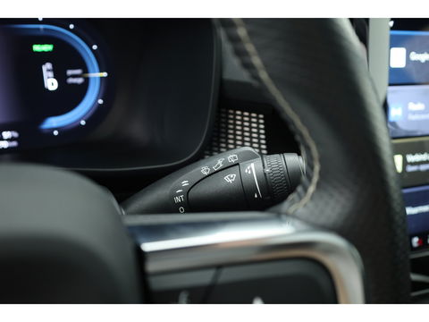 Volvo XC40 Recharge P8 AWD R-Design | Pano | 360cam | H&K | Elek. Trekhaak | 20'' | Adapt. Cruise | Elek. Stoelen