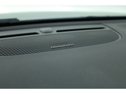 Volvo XC40 Recharge P8 AWD R-Design | Pano | 360cam | H&K | Elek. Trekhaak | 20'' | Adapt. Cruise | Elek. Stoelen
