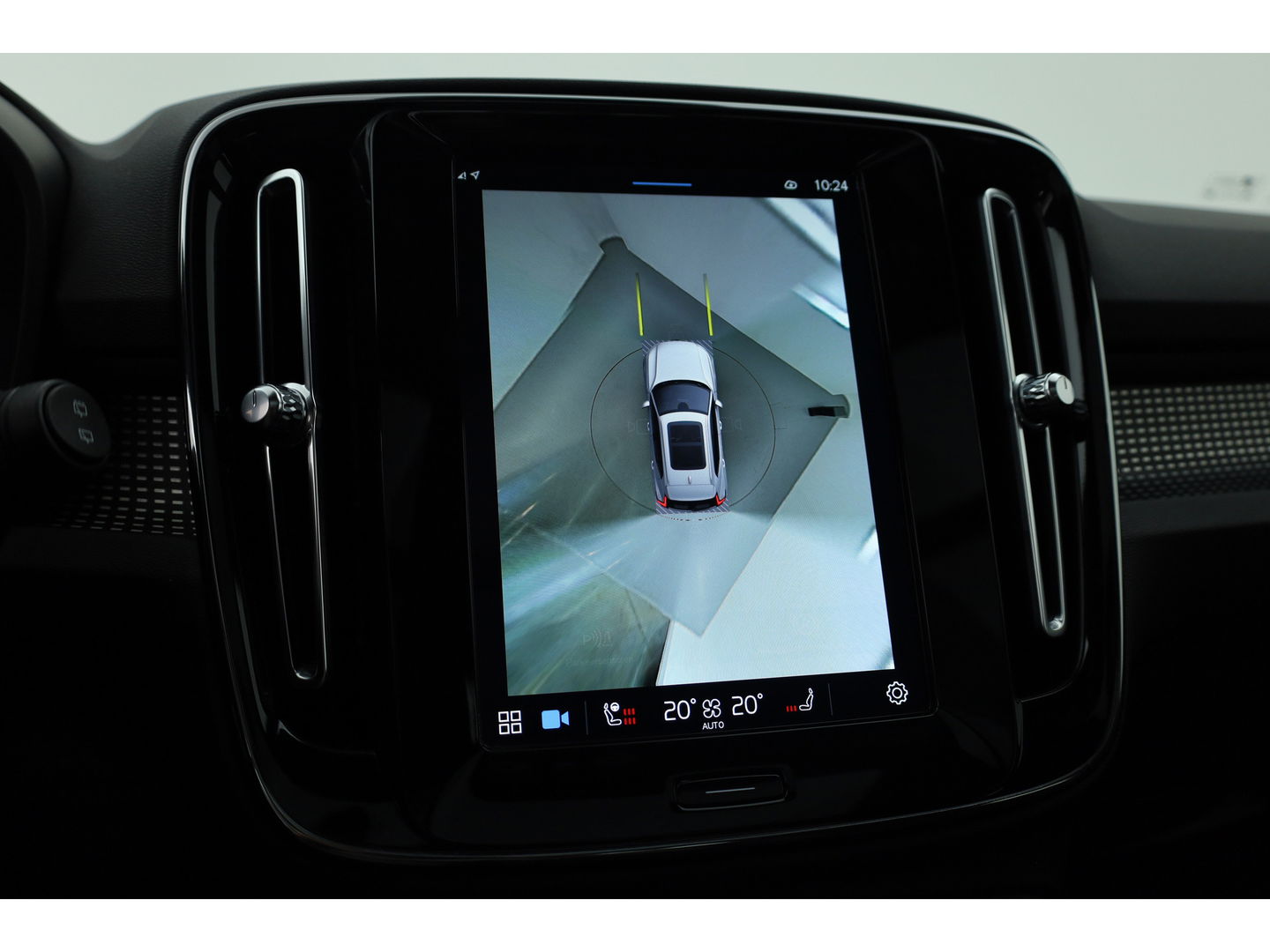 Volvo XC40 Recharge P8 AWD R-Design | Pano | 360cam | H&K | Elek. Trekhaak | 20'' | Adapt. Cruise | Elek. Stoelen