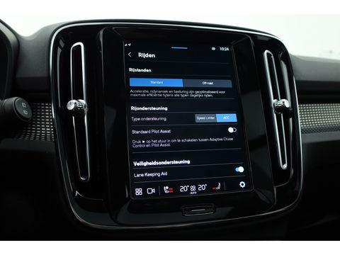 Volvo XC40 Recharge P8 AWD R-Design | Pano | 360cam | H&K | Elek. Trekhaak | 20'' | Adapt. Cruise | Elek. Stoelen