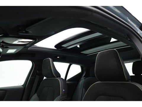 Volvo XC40 Recharge P8 AWD R-Design | Pano | 360cam | H&K | Elek. Trekhaak | 20'' | Adapt. Cruise | Elek. Stoelen