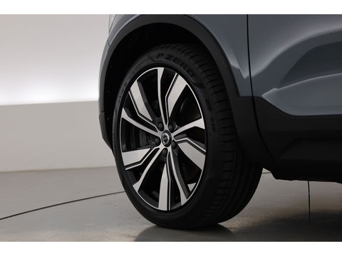 Volvo XC40 Recharge P8 AWD R-Design | Pano | 360cam | H&K | Elek. Trekhaak | 20'' | Adapt. Cruise | Elek. Stoelen