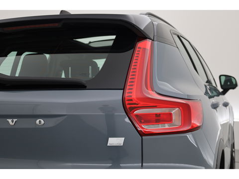 Volvo XC40 Recharge P8 AWD R-Design | Pano | 360cam | H&K | Elek. Trekhaak | 20'' | Adapt. Cruise | Elek. Stoelen