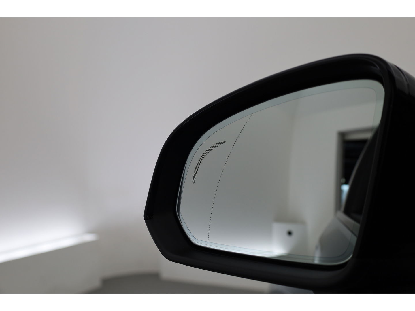 Volvo XC40 Recharge P8 AWD R-Design | Pano | 360cam | H&K | Elek. Trekhaak | 20'' | Adapt. Cruise | Elek. Stoelen
