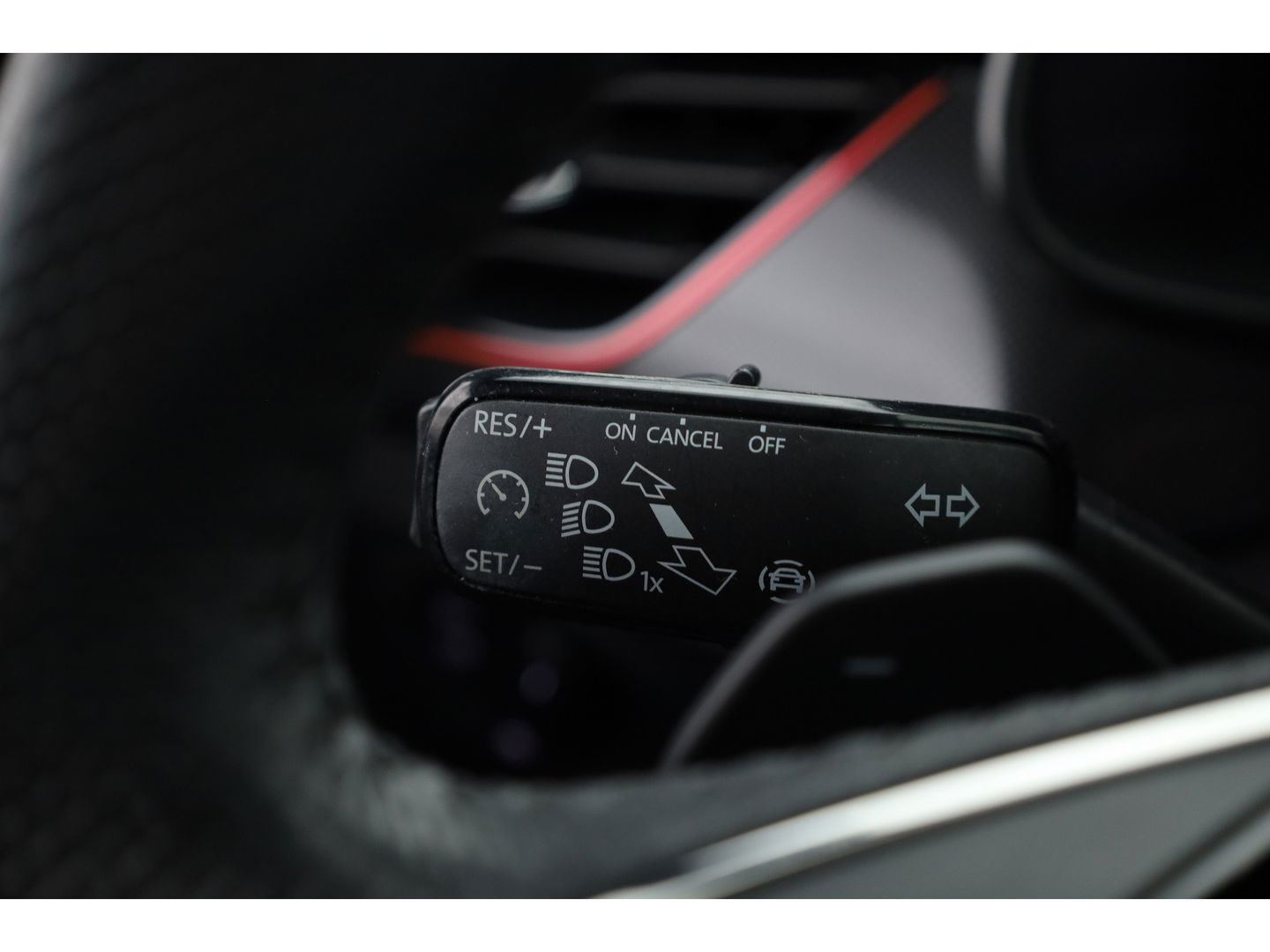 Škoda Scala 1.0 TSI Sport Business DSG | Pano | Apple CarPlay | Stoelverw. | Camera | LED | 17'' |