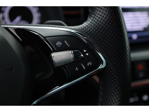 Škoda Scala 1.0 TSI Sport Business DSG | Pano | Apple CarPlay | Stoelverw. | Camera | LED | 17'' |