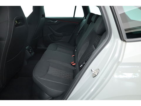 Škoda Scala 1.0 TSI Sport Business DSG | Pano | Apple CarPlay | Stoelverw. | Camera | LED | 17'' |