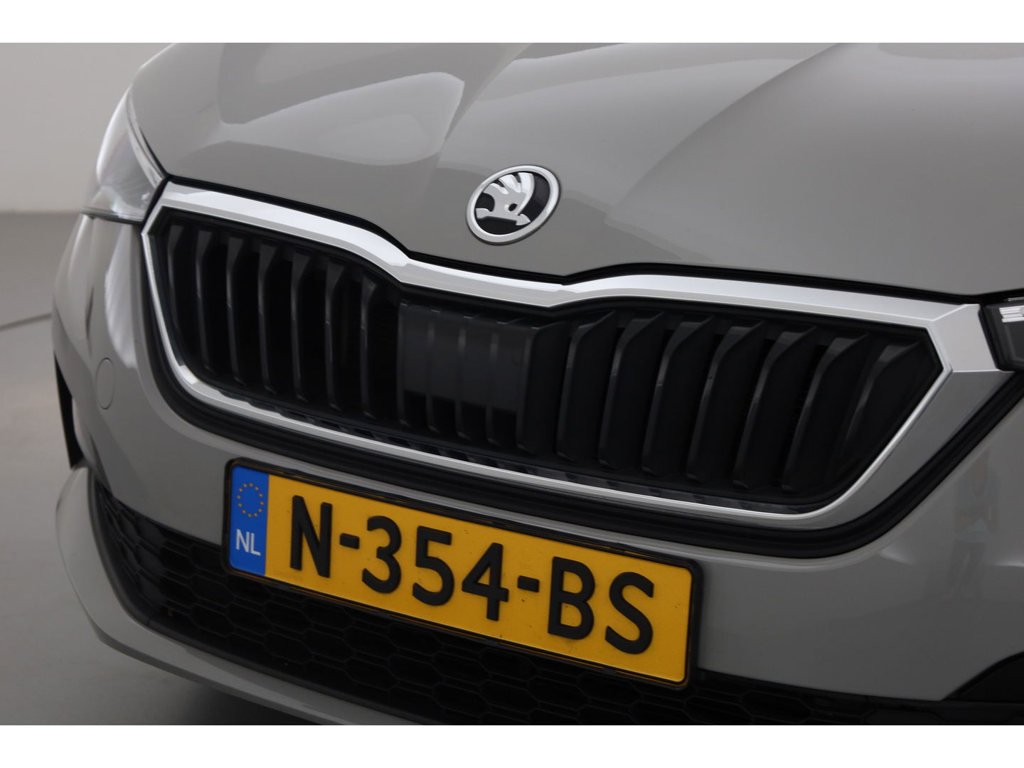 Škoda Scala 1.0 TSI Sport Business DSG | Pano | Apple CarPlay | Stoelverw. | Camera | LED | 17'' |