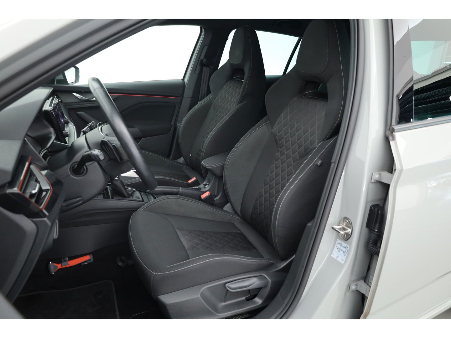 Škoda Scala 1.0 TSI Sport Business DSG | Pano | Apple CarPlay | Stoelverw. | Camera | LED | 17'' |