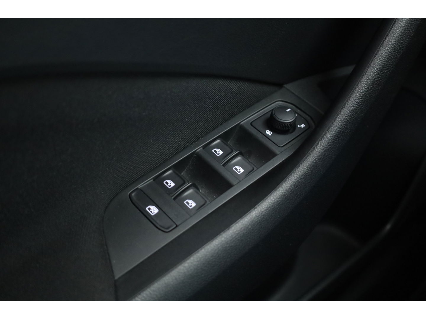 Škoda Scala 1.0 TSI Sport Business DSG | Pano | Apple CarPlay | Stoelverw. | Camera | LED | 17'' |