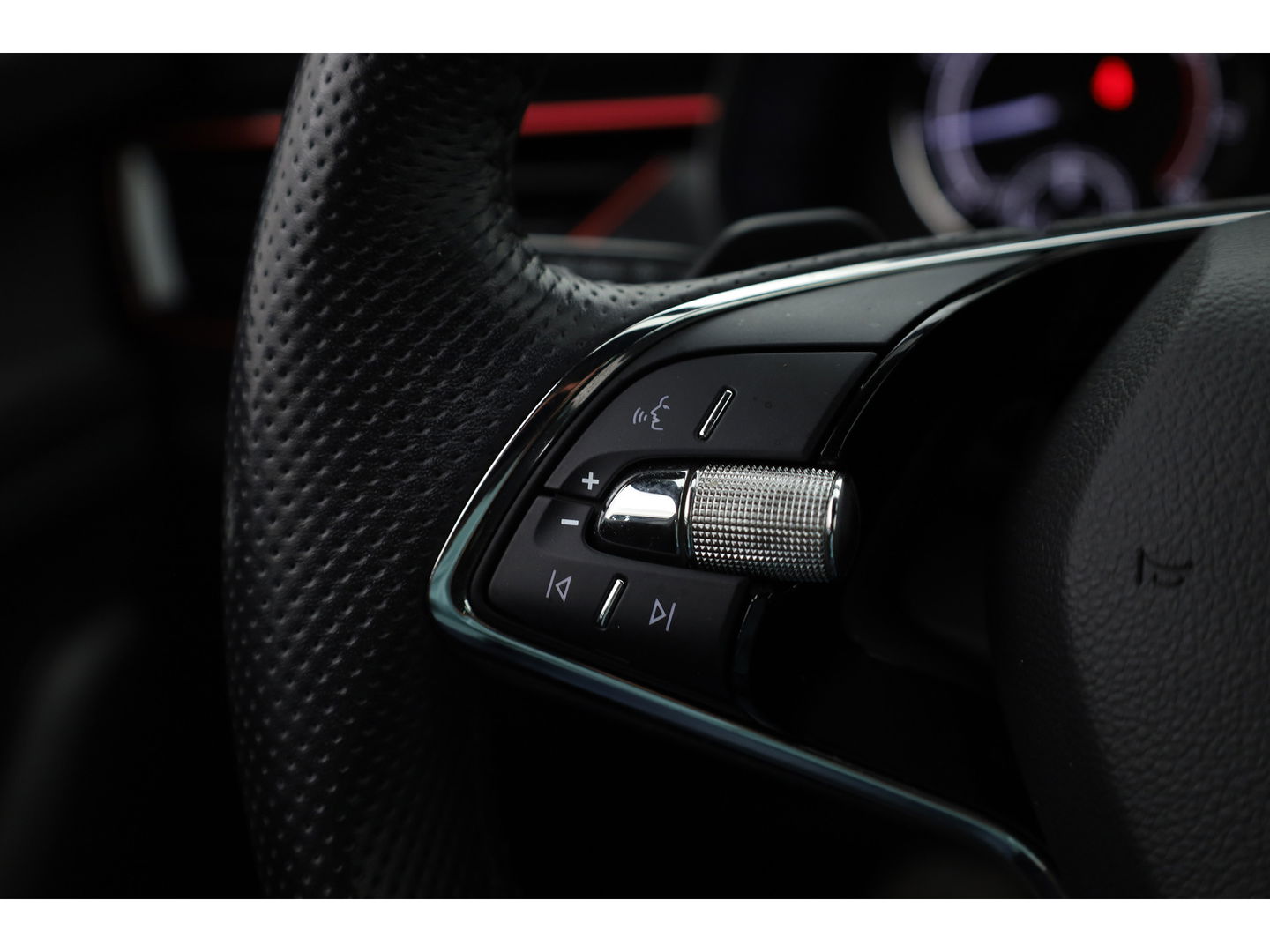 Škoda Scala 1.0 TSI Sport Business DSG | Pano | Apple CarPlay | Stoelverw. | Camera | LED | 17'' |