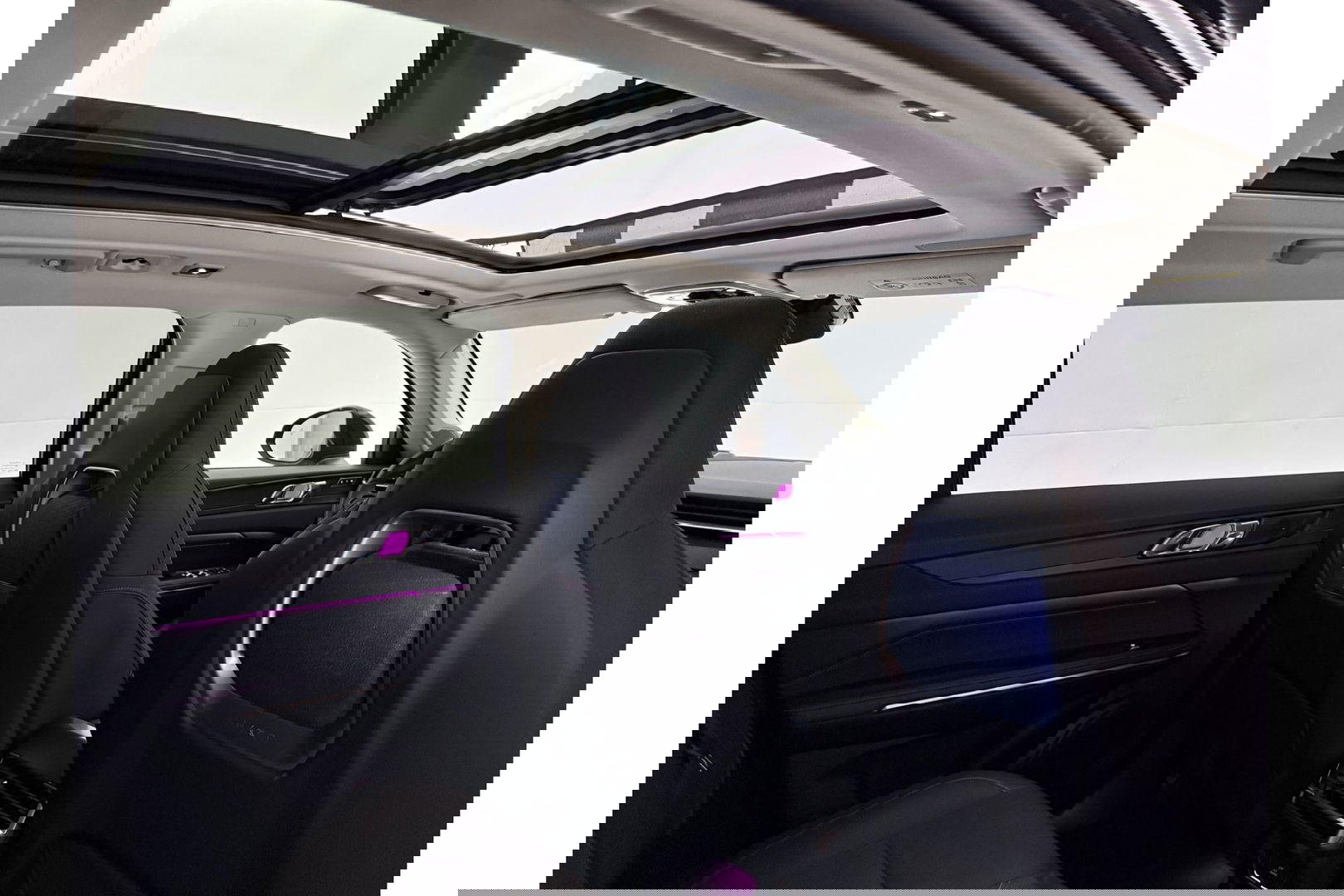 Lynk Co 01 1.5 | Black Edition | 262PK 360Camera Sfeer ACC Pano LED Virtual Memory Carplay Clima Navi PDC 20"LMV