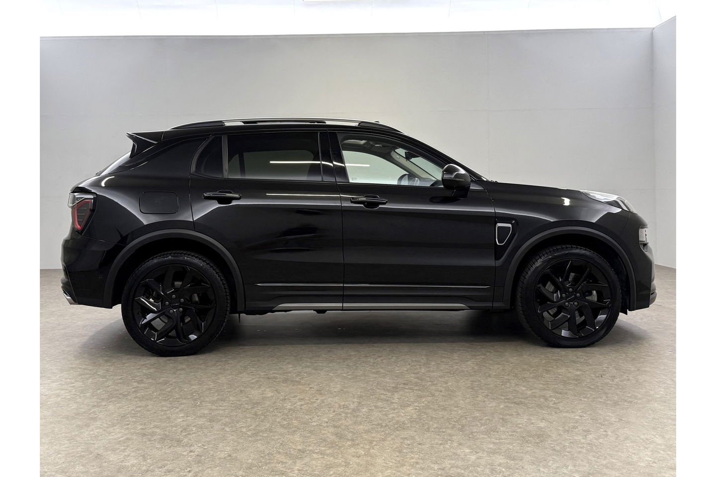 Lynk Co 01 1.5 | Black Edition | 262PK 360Camera Sfeer ACC Pano LED Virtual Memory Carplay Clima Navi PDC 20"LMV