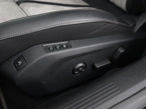 Peugeot 508 1.6 HYbrid GT | Stoelverwarming | Focal Sound | 360 Camera | Massage | Leder/Alcantara | Keyless | Digital Cockpit | Carplay | Memory | Navigatie | Full LED | PHEV | Plug In