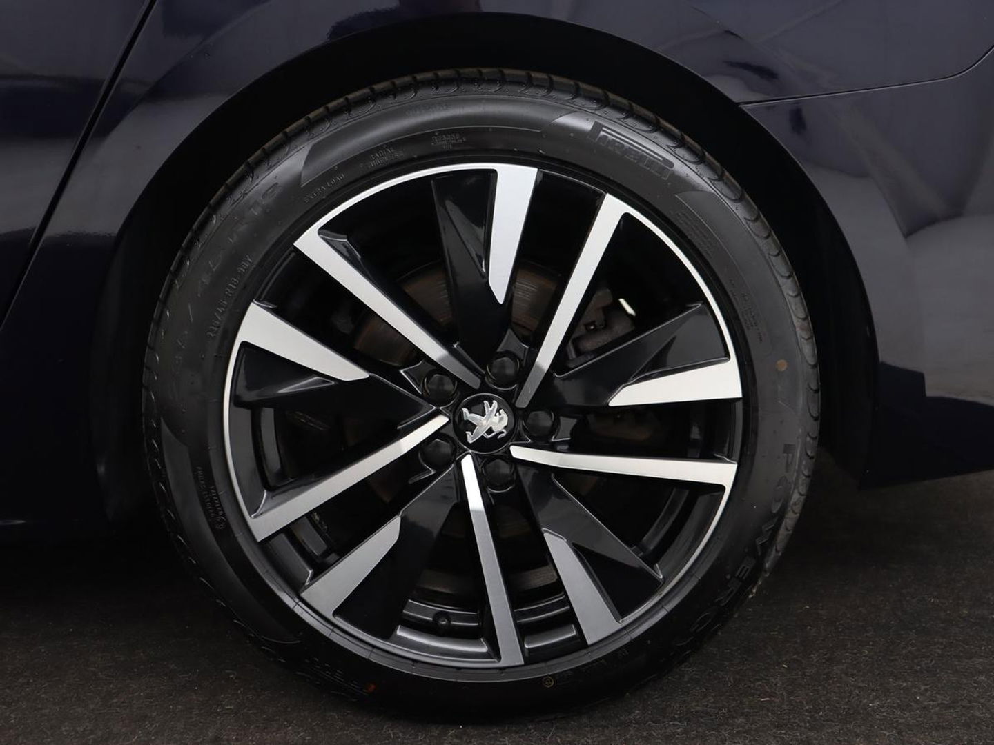 Peugeot 508 1.6 HYbrid GT | Stoelverwarming | Focal Sound | 360 Camera | Massage | Leder/Alcantara | Keyless | Digital Cockpit | Carplay | Memory | Navigatie | Full LED | PHEV | Plug In