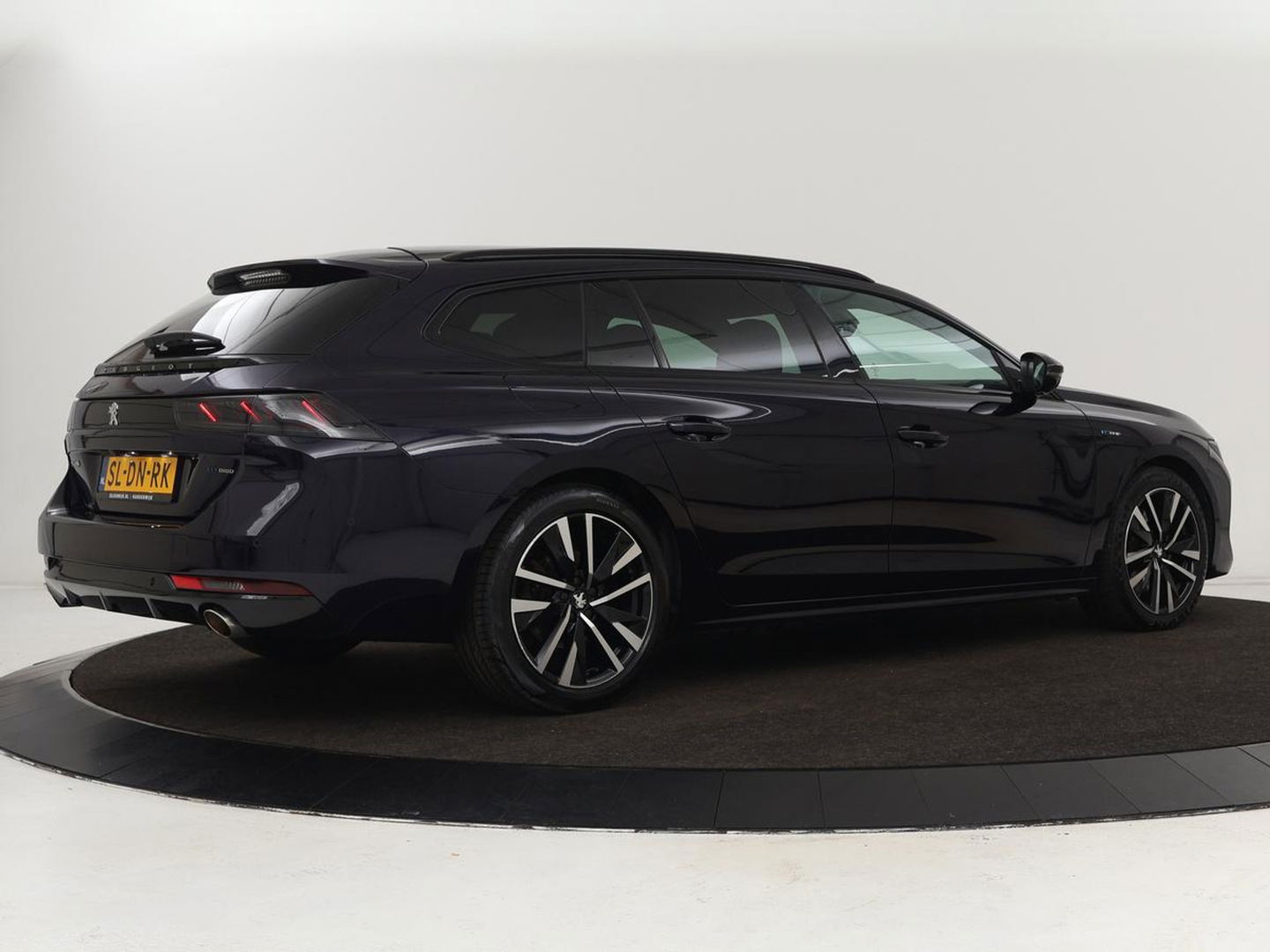 Peugeot 508 1.6 HYbrid GT | Stoelverwarming | Focal Sound | 360 Camera | Massage | Leder/Alcantara | Keyless | Digital Cockpit | Carplay | Memory | Navigatie | Full LED | PHEV | Plug In