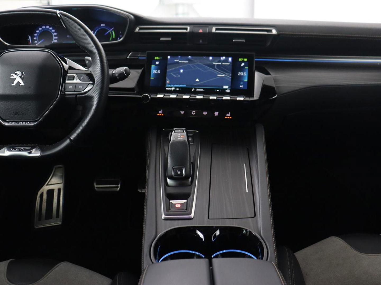 Peugeot 508 1.6 HYbrid GT | Stoelverwarming | Focal Sound | 360 Camera | Massage | Leder/Alcantara | Keyless | Digital Cockpit | Carplay | Memory | Navigatie | Full LED | PHEV | Plug In
