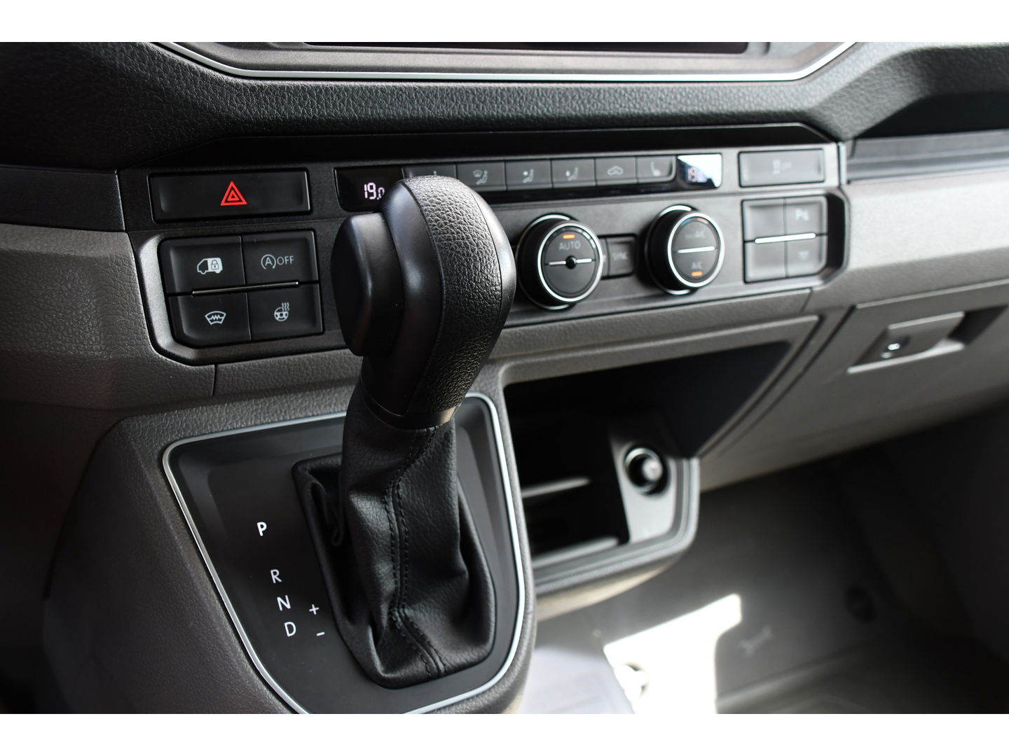 MAN TGE 3.180 35 2.0 L3H2 Black Edition Full Options! Adaptieve Cruise, Camera, Carplay, Clima, 177pk, LED, 2 x Schuifdeur, Automaat, Uniek!