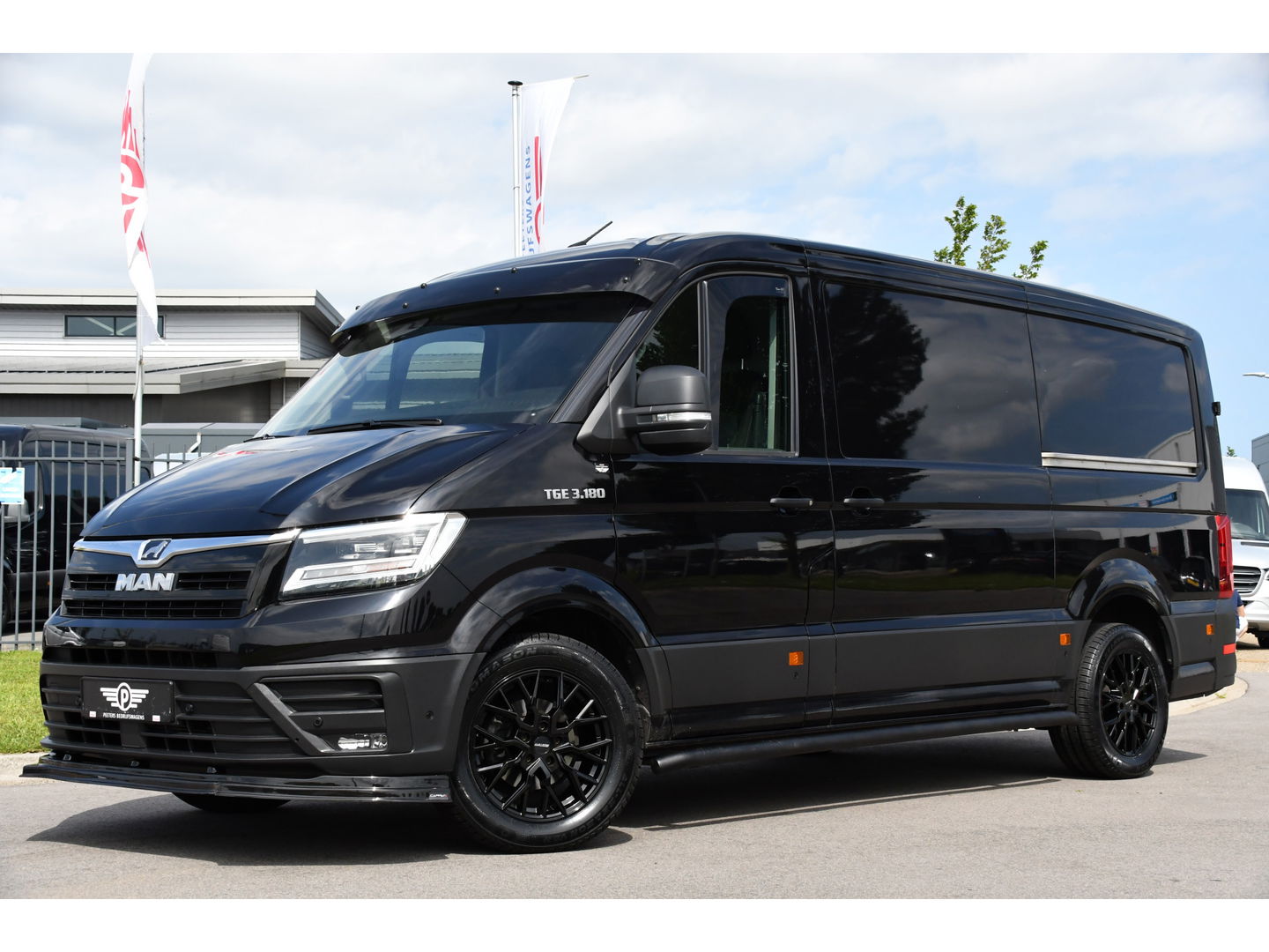 MAN TGE 3.180 35 2.0 L3H2 Black Edition Full Options! Adaptieve Cruise, Camera, Carplay, Clima, 177pk, LED, 2 x Schuifdeur, Automaat, Uniek!