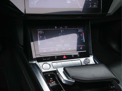Audi e-tron 55 Quattro Advanced 95 kWh [ 3-Fase ] (INCL-BTW) Aut.*PANO | DESIGN-LEATHER | FULL-LED | BANG&OLUFSEN-AUDIO | ADAPTIVE-CRUISE | MEMORY-PACK | BLIND-SPOT | TOP-VIEW | KEYLESS | HEATED-SPORTSEATS | TOWBAR | 21''ALU*
