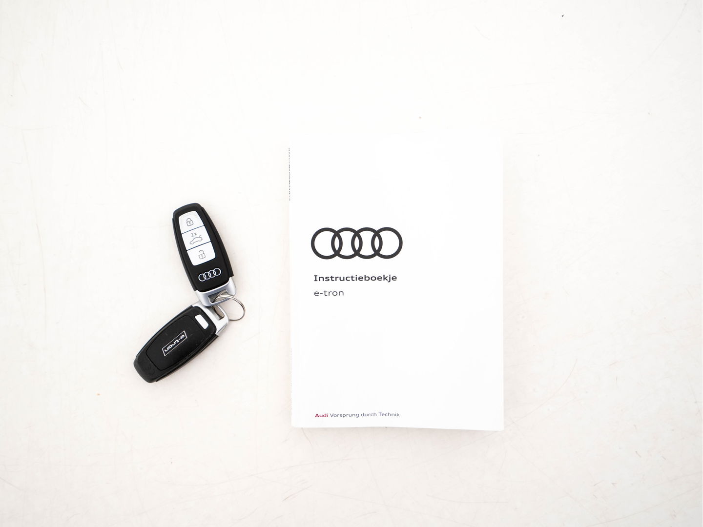 Audi e-tron 55 Quattro Advanced 95 kWh [ 3-Fase ] (INCL-BTW) Aut.*PANO | DESIGN-LEATHER | FULL-LED | BANG&OLUFSEN-AUDIO | ADAPTIVE-CRUISE | MEMORY-PACK | BLIND-SPOT | TOP-VIEW | KEYLESS | HEATED-SPORTSEATS | TOWBAR | 21''ALU*