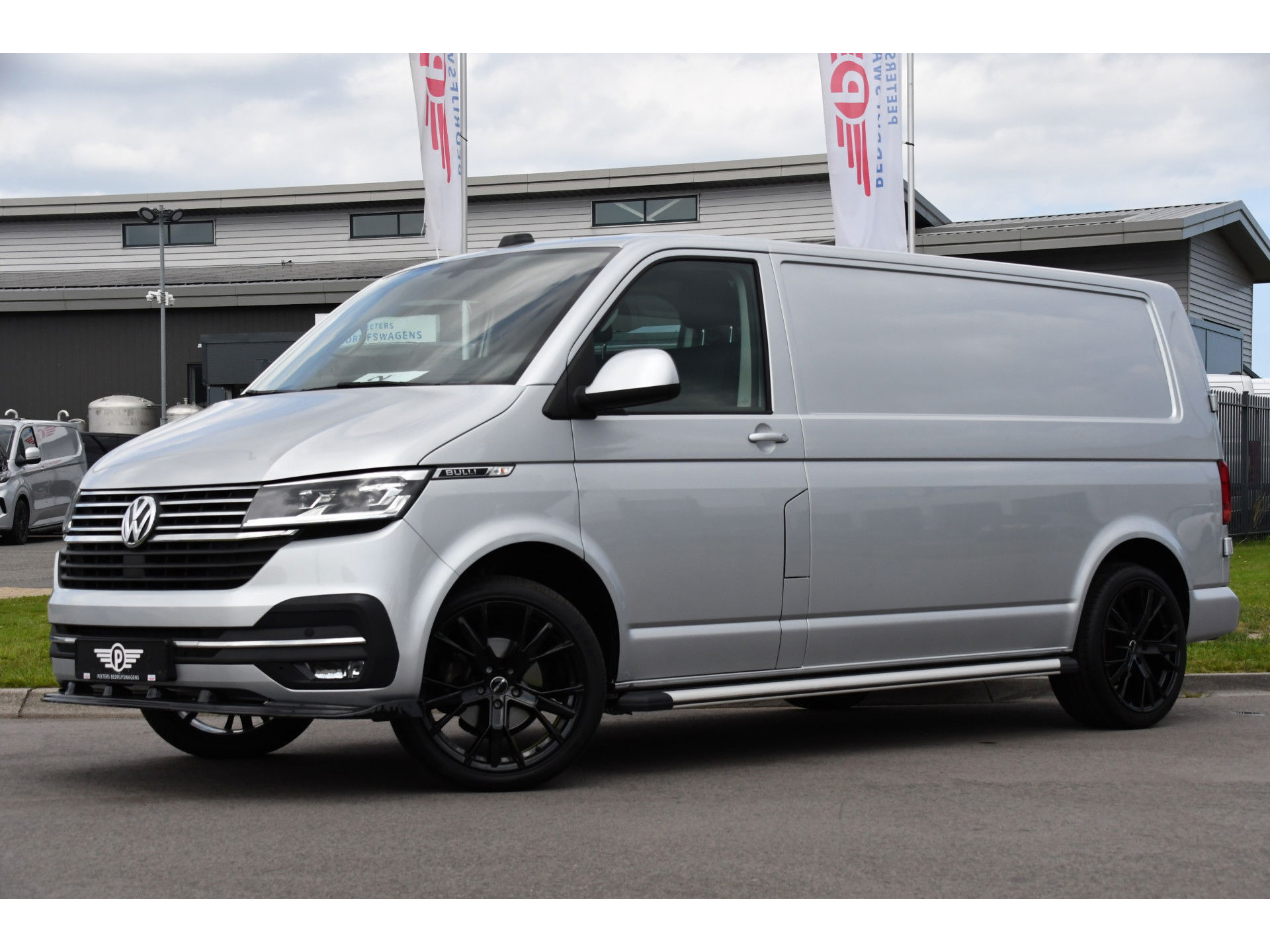 Volkswagen Transporter 2.0 TDI L2H1 Bulli Virtual, Adaptieve Cruise, Camera, Carplay, NAVI, LED, 150pk, Sensoren, Automaat, Uniek!