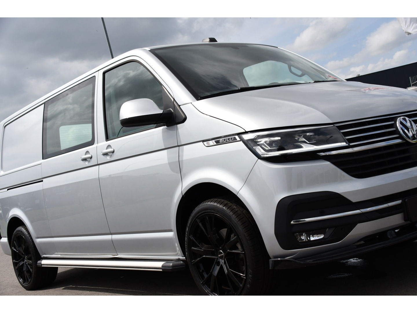 Volkswagen Transporter 2.0 TDI L2H1 Bulli Virtual, Adaptieve Cruise, Camera, Carplay, NAVI, LED, 150pk, Sensoren, Automaat, Uniek!