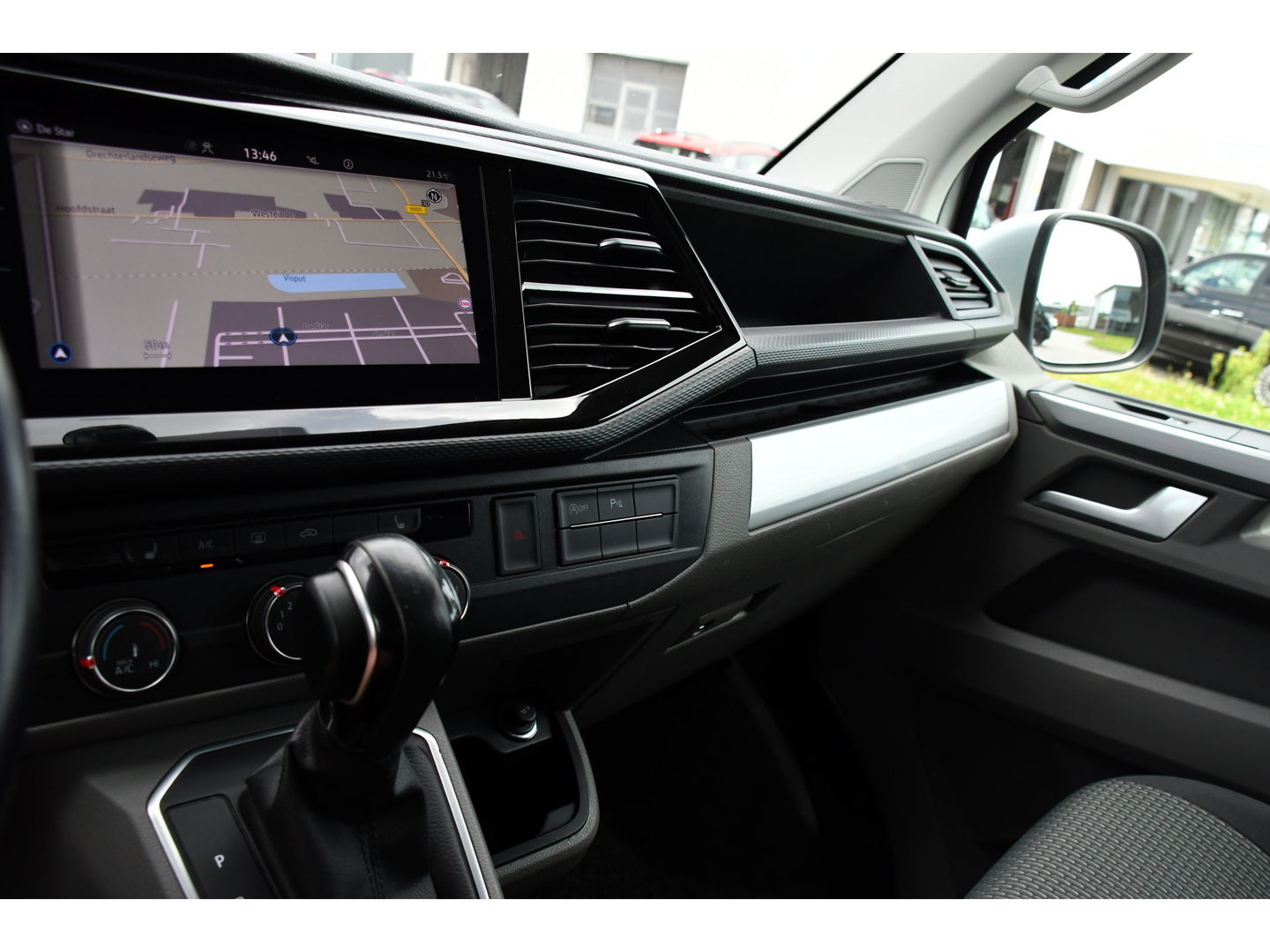 Volkswagen Transporter 2.0 TDI L2H1 Bulli Virtual, Adaptieve Cruise, Camera, Carplay, NAVI, LED, 150pk, Sensoren, Automaat, Uniek!