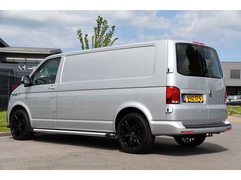 Volkswagen Transporter 2.0 TDI L2H1 Bulli Virtual, Adaptieve Cruise, Camera, Carplay, NAVI, LED, 150pk, Sensoren, Automaat, Uniek!