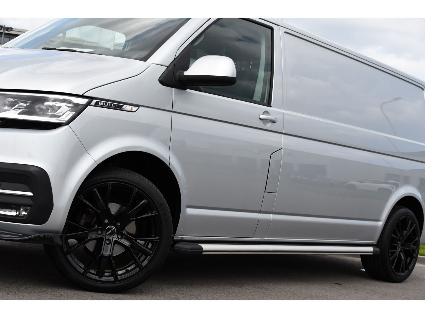 Volkswagen Transporter 2.0 TDI L2H1 Bulli Virtual, Adaptieve Cruise, Camera, Carplay, NAVI, LED, 150pk, Sensoren, Automaat, Uniek!