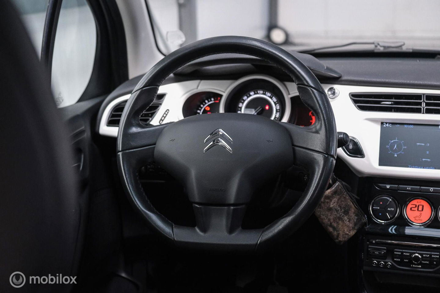 Citroën C3 1.2 VTi Collection | Trekhaak | D-Riem vervangen | Panoramadak | Navigatie | NAP auto NL |