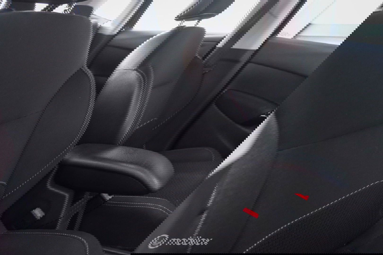 Citroƫn C3 1.2 VTi Collection | Trekhaak | D-Riem vervangen | Panoramadak | Navigatie | NAP auto NL |