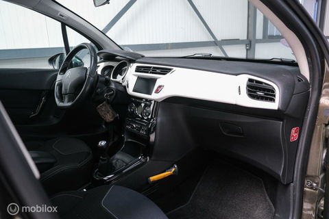 Citroën C3 1.2 VTi Collection | Trekhaak | D-Riem vervangen | Panoramadak | Navigatie | NAP auto NL |