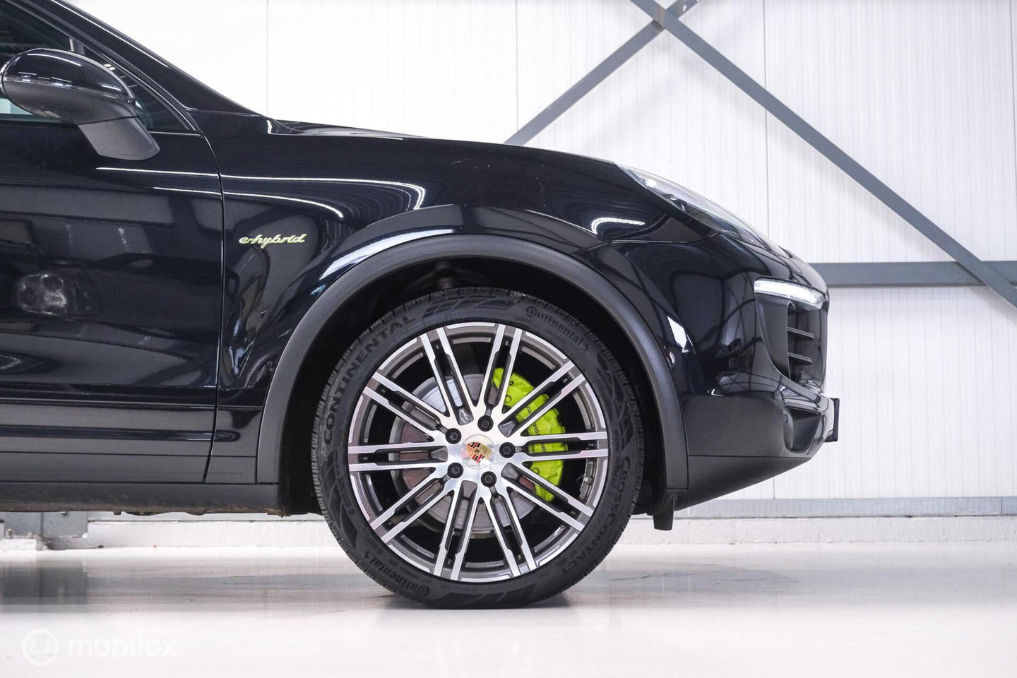 Porsche Cayenne 3.0 S E-Hybrid | Panorama | Trekhaak | Adaptive | Bicolor leder | LED | Memory | Stoelkoeling | NAP NL auto | Dealer onderhouden