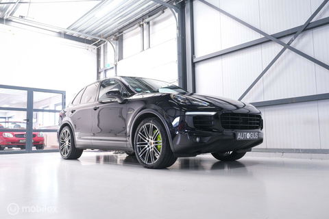 Porsche Cayenne 3.0 S E-Hybrid | Panorama | Trekhaak | Adaptive | Bicolor leder | LED | Memory | Stoelkoeling | NAP NL auto | Dealer onderhouden